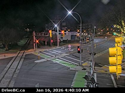 Veterans Memorial Pkwy - E