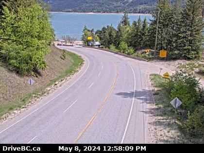 Hwy 6 at Needles Ferry Landing, looking east to ferry landing.