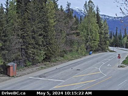 Hwy 23, near the Upper Arrow Lake ferry landing at Shelter Bay, front of queue, looking north.