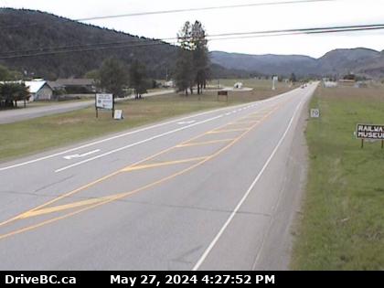 Traffic Cam Hwy-3 in Midway, at Florence St, looking west. (elevation: 581 metres)