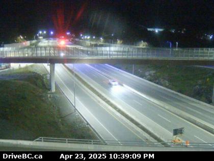 Traffic Cam Hwy-1, at Admirals Rd - McKenzie Ave, looking north. (elevation: 40 metres)