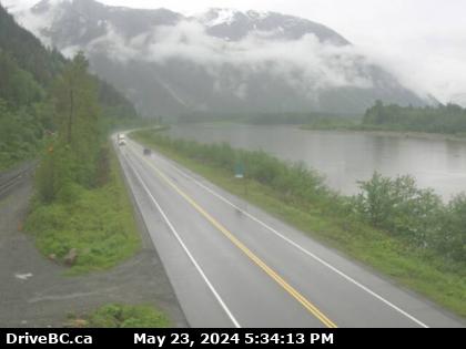Traffic Cam Hwy-16, next to the Skeena River, about 70 KM east of Prince Rupert, looking east. (elevation: 9 metres)