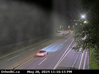 Traffic Cam Hwy-1 at Hadden Drive ramp for Taylor Way, looking west. (elevation: 62 metres)