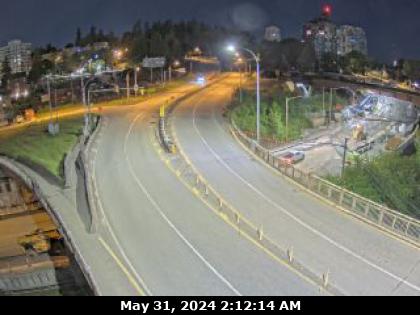 Traffic Cam Pattullo Bridge at north end, in New Westminster, looking north. (elevation: 20 metres) <div style='font-size:8pt;font-style:italic'> <br>Images courtesy of <a href='https://www.translink.ca/' target='_blank'>TransLink</a> </div>
