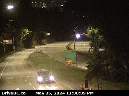 Traffic Cam Hwy-1, at Cross Creek/15th St exit in West Vancouver, looking east. (elevation: 160 metres)