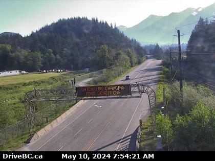 Traffic Cam Hwy-7, about 2 km west of Hope, looking west. (elevation: 74 metres)