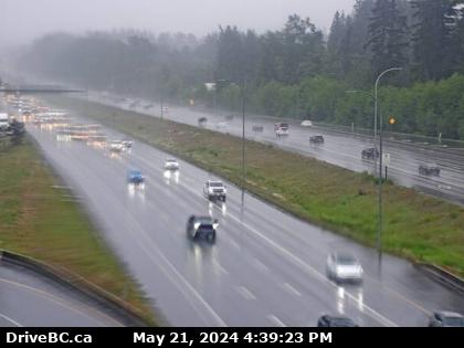 Traffic Cam Hwy-1 at 176th Street overpass, looking east. (elevation: 64 metres)
