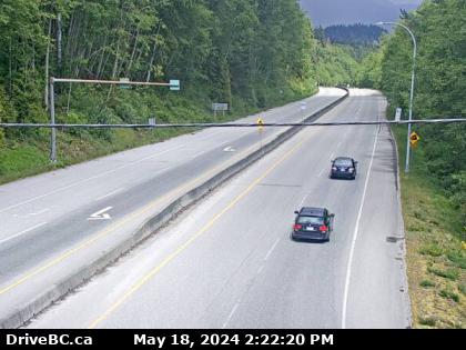 Traffic Cam Hwy-101, top of Gibsons Bypass at Stewart Rd, looking east. (elevation: 196 metres)